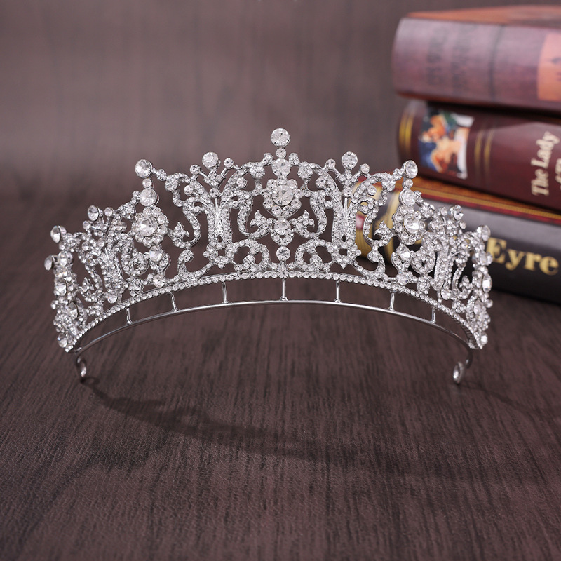Corona De Aleación De Diamantes