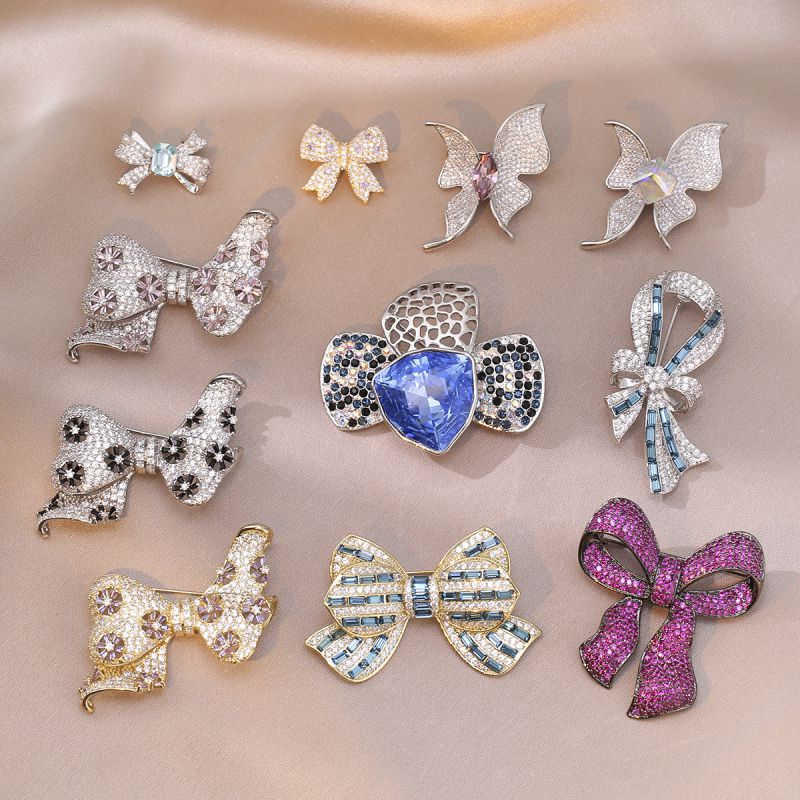 Broche De Lazo De Cobre Y Diamantes