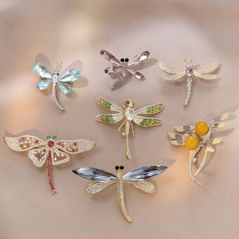 Broche Geométrico De Libélula De Cobre Y Diamantes