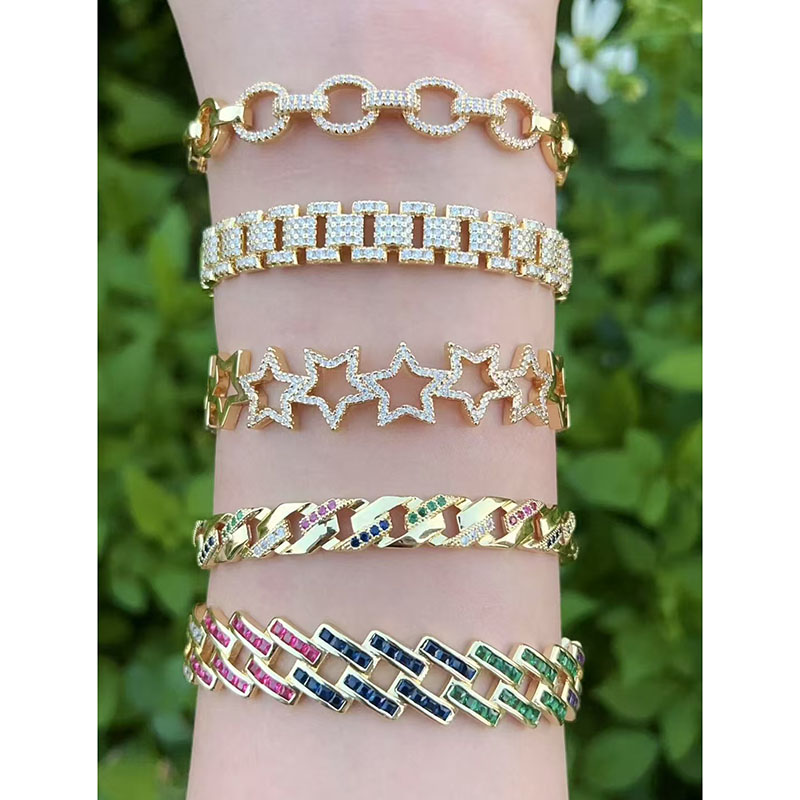 Pulsera Hueca Con Forma Geométrica De Estrella De Cinco Puntas Y Diamantes Bañados En Oro Y Cobre.