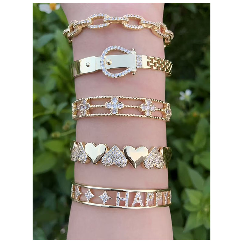 Pulsera Con Letras Corazón Flor Y Hojas De Diamantes Bañadas En Oro Y Cobre