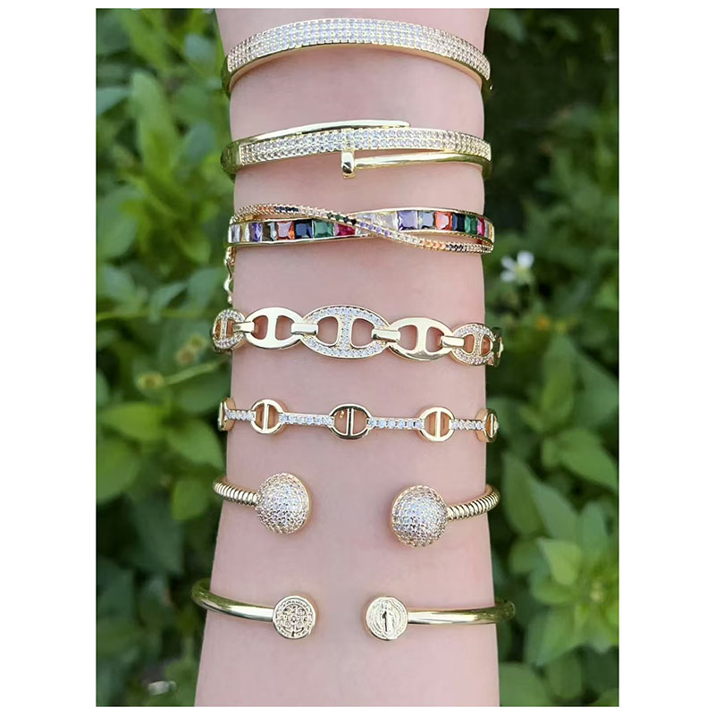 Conjunto De Pulsera Redonda Con Forma De Nariz De Cerdo Bañada En Oro Y Diamantes De Cobre