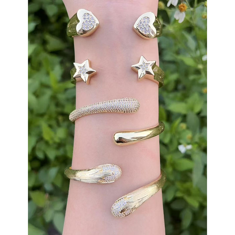 Pulsera Redonda De Cobre Con Forma De Corazón Y Estrella De Cinco Puntas Con Diamantes