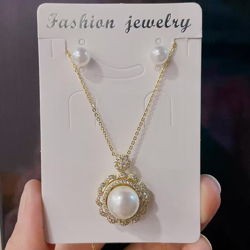 Conjunto De Collar Y Pendientes De Perlas De Cobre Y Diamantes