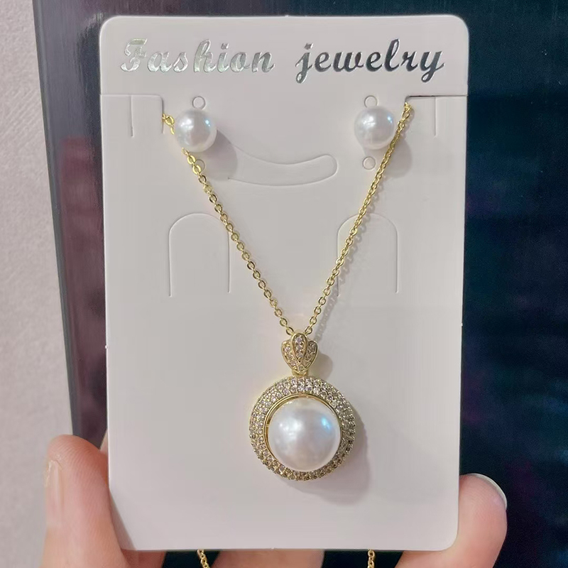 Conjunto De Collar Y Pendientes De Perlas De Cobre Y Diamantes