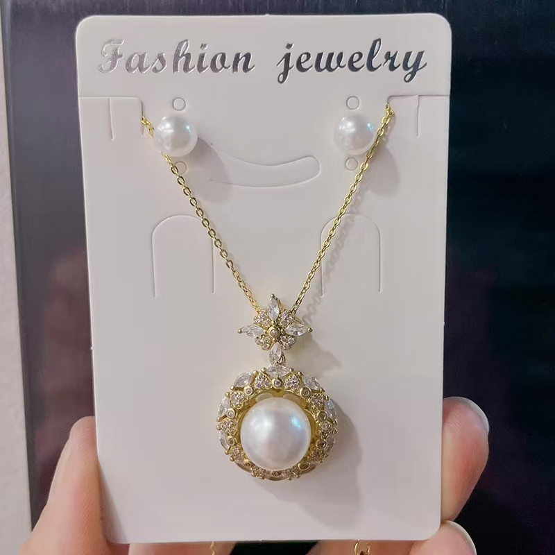 Conjunto De Collar Y Pendientes De Perlas De Cobre Y Diamantes