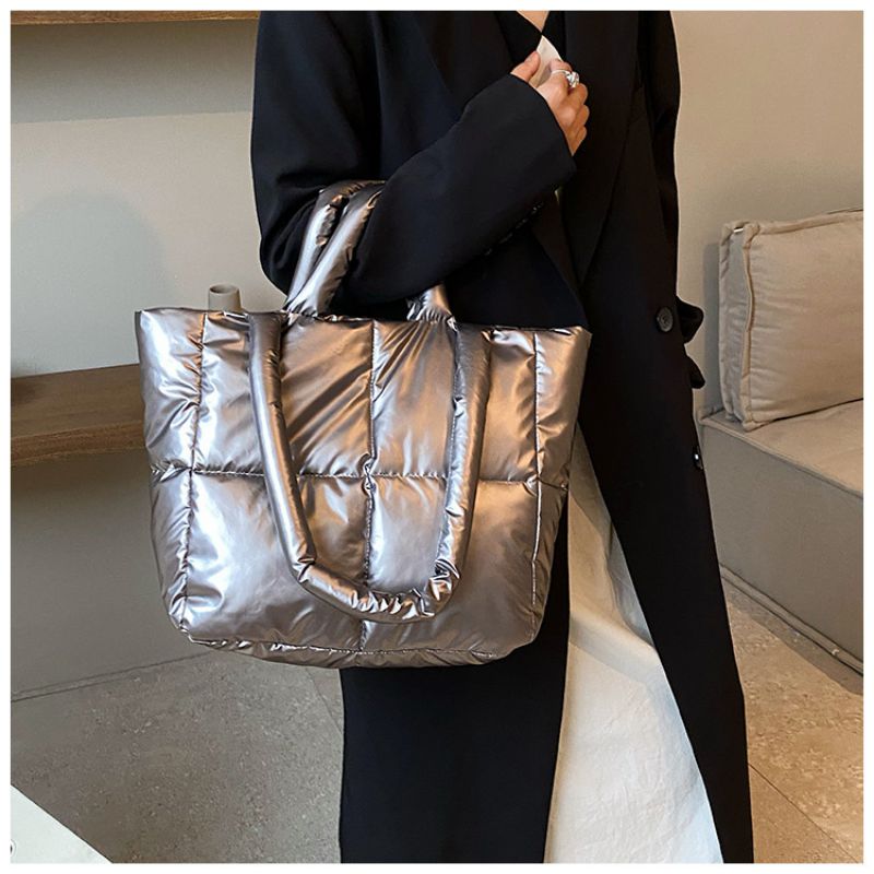 Bolso Grande De Hombro Con Plumas