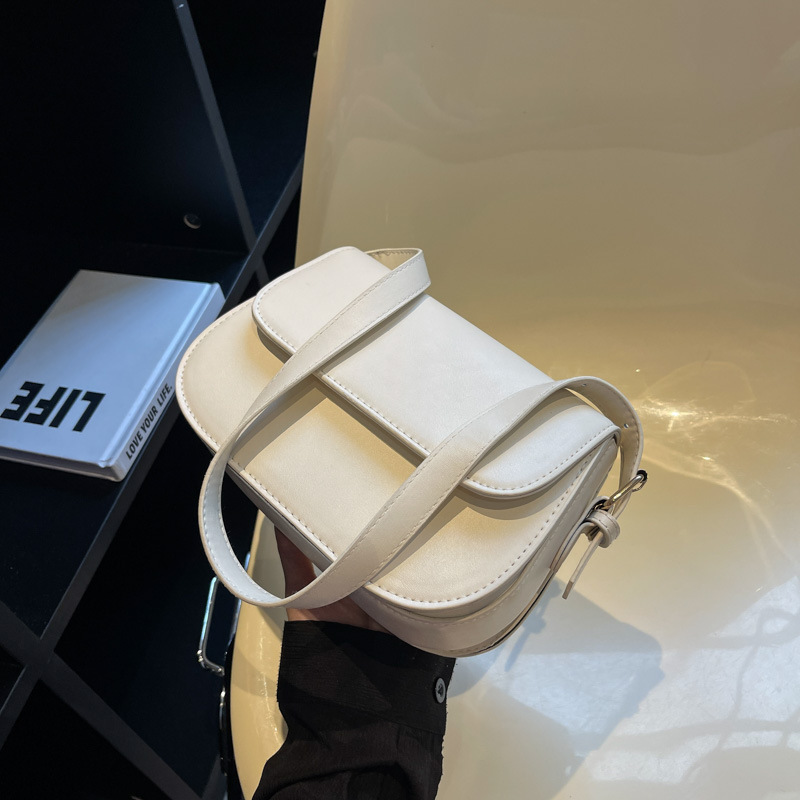 Bolso De Hombro Con Solapa De Pu