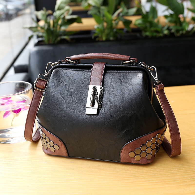 Bolso Bandolera Con Cierre De Remache