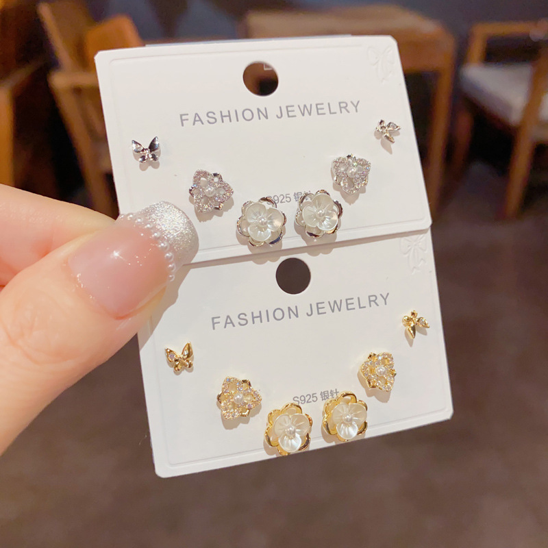 Juego De Pendientes De Mariposa Y Flor Con Diamantes De Cobre