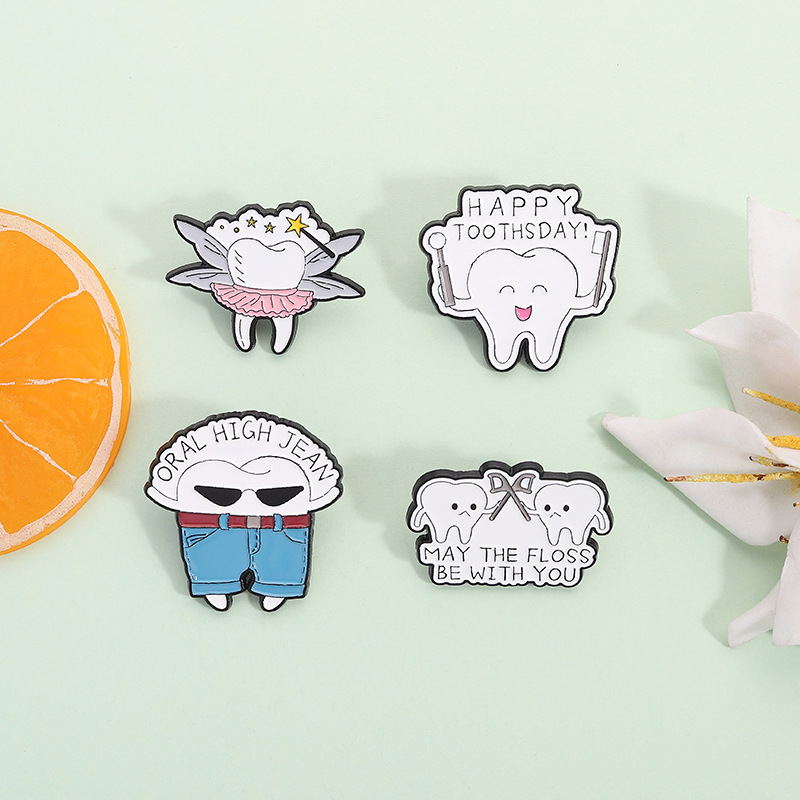 Broche De Diente De Dibujos Animados