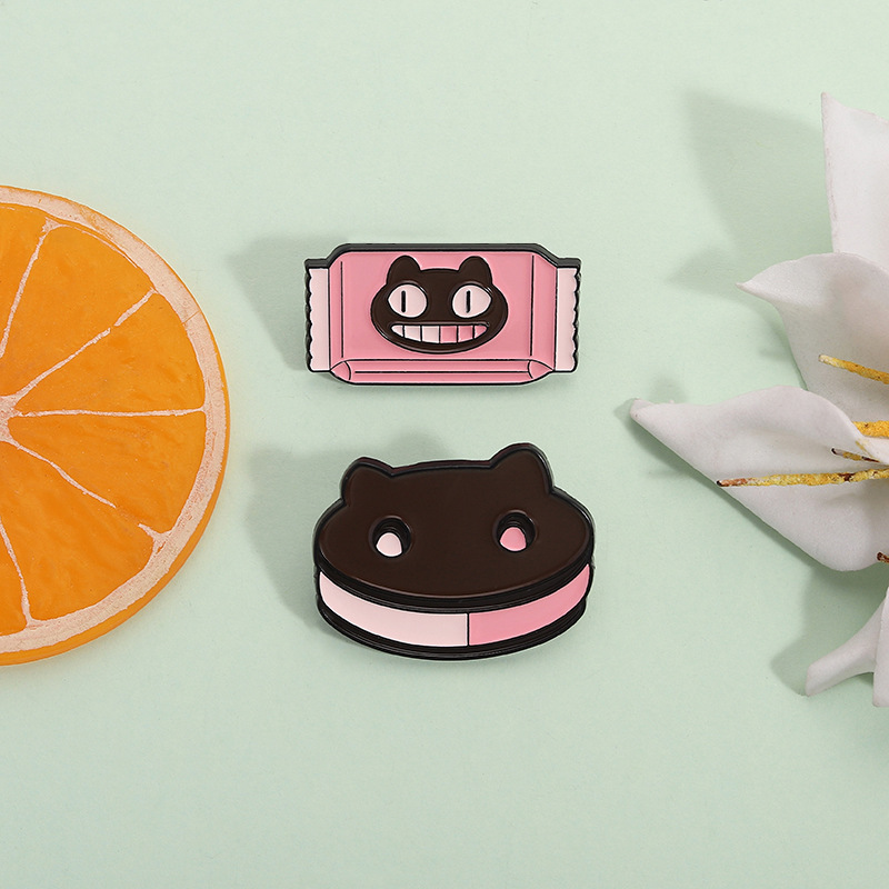 Broche De Cabeza De Gato Con Forma De Galleta Sándwich De Chocolate Y Dibujos Animados De Aleación