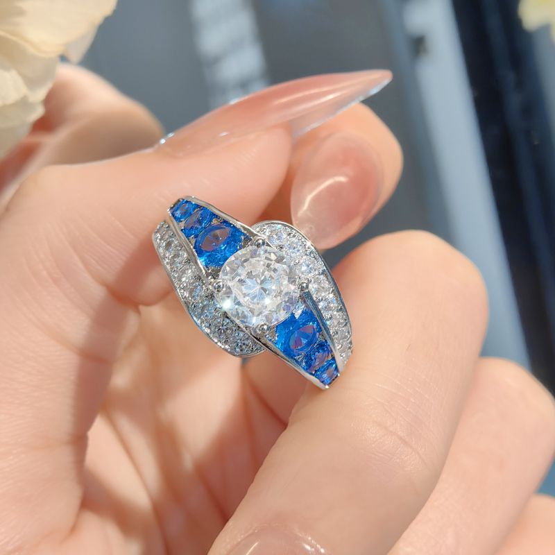 Anillo Redondo De Cobre Y Diamantes