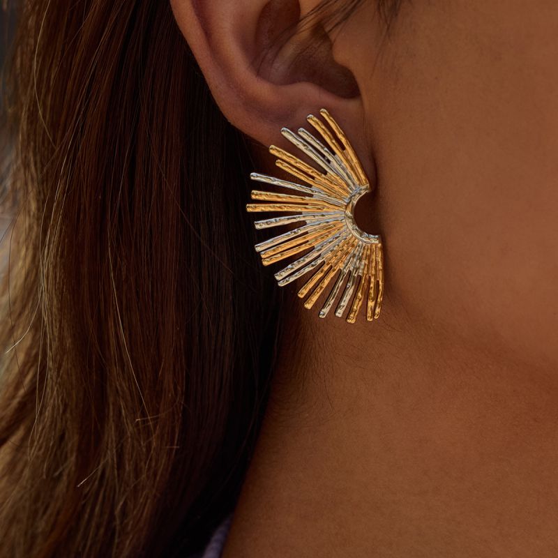 Pendientes De Acero Inoxidable Con Forma De Girasol Y Diamantes