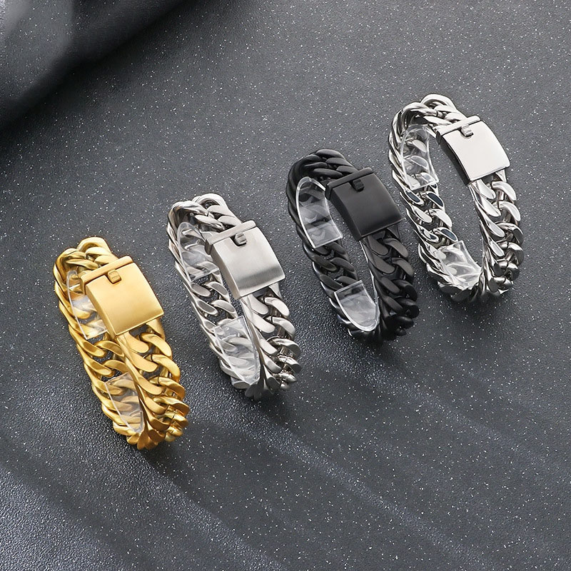 Pulsera De Hombre Con Cadena Geométrica De Acero Y Titanio