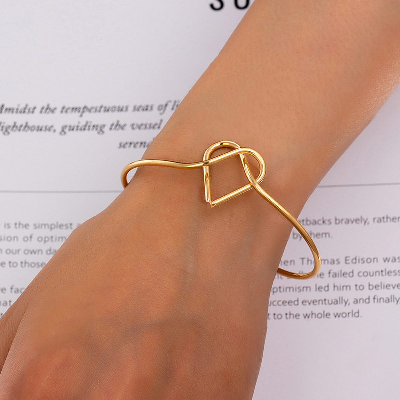 Pulsera Anudada Con Corazón