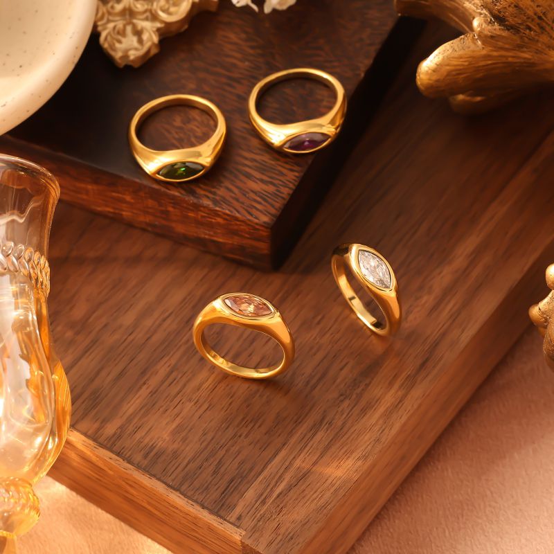 Anillo De Marquesa De Metal Con Diamantes