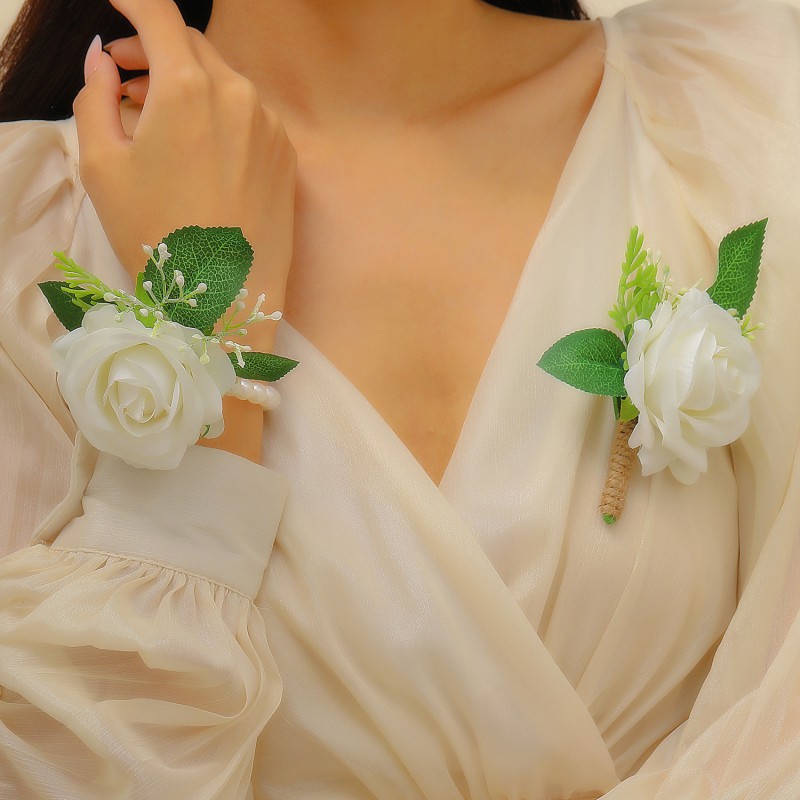 Broche De Flores De Simulación