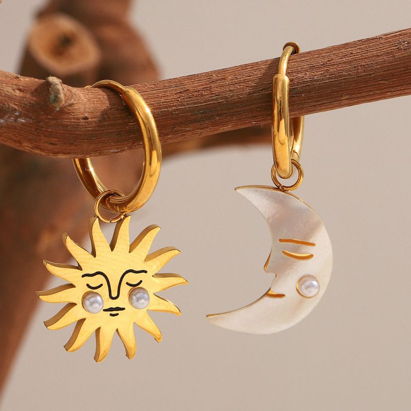 Pendientes De Aro De Sol Y Luna De Acero Inoxidable Bañados En Oro