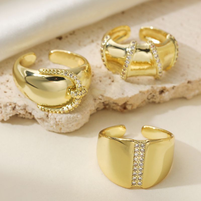 Anillo Redondo De Circonita Bañado En Oro Y Cobre