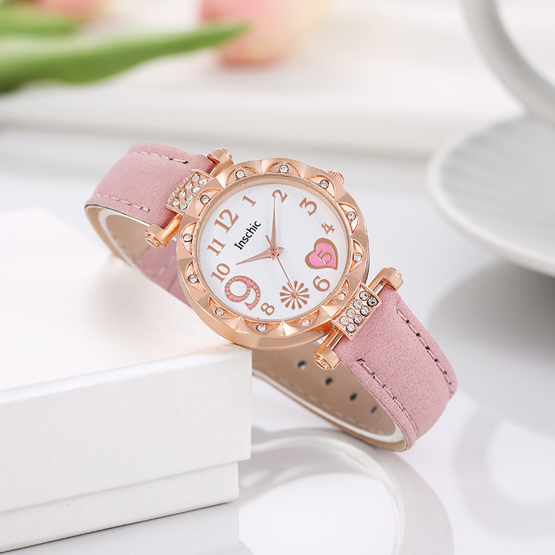 Reloj Redondo De Aleación Con Diamantes