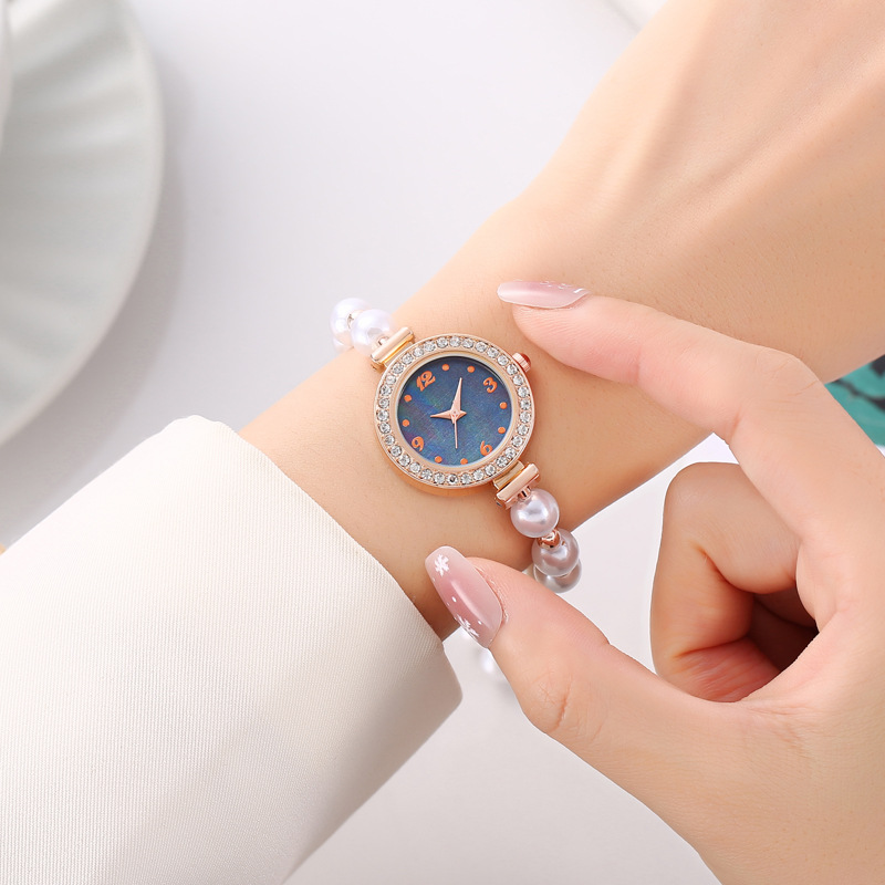 Reloj Redondo De Aleación Con Diamantes Y Perlas