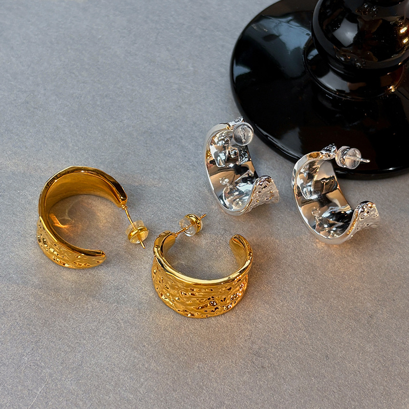 Pendientes Plisados De Metal