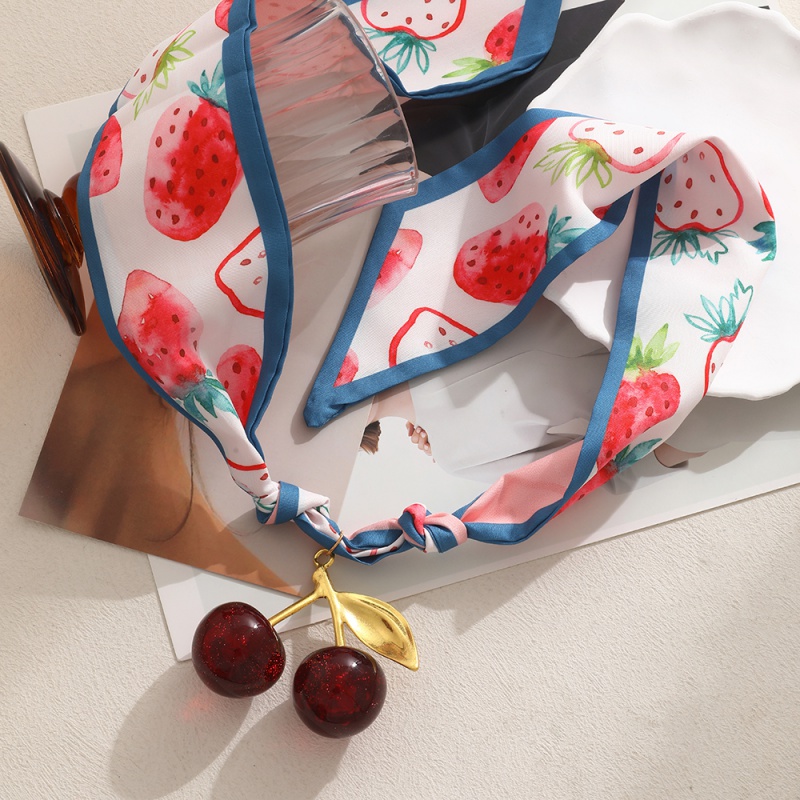 Collar De Tela Con Estampado De Cerezas De Cobre