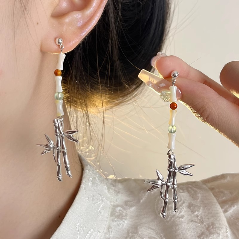 Pendientes Asimétricos De Bambú De Aleación