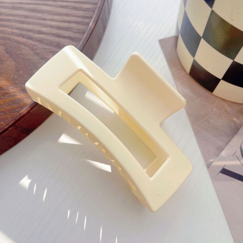 Fashion Square Beige 8 Cm Resin Rectangular Gripper