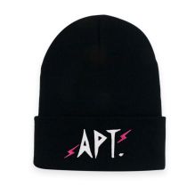 Gorro Con Letras Acrílicas Bordadas